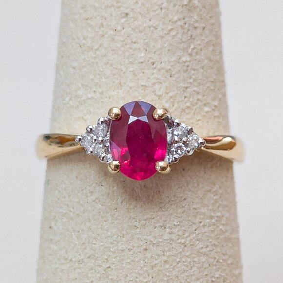 14k Gold Red Spinel & Diamond Ring with tapered band - Picture 15 of 15